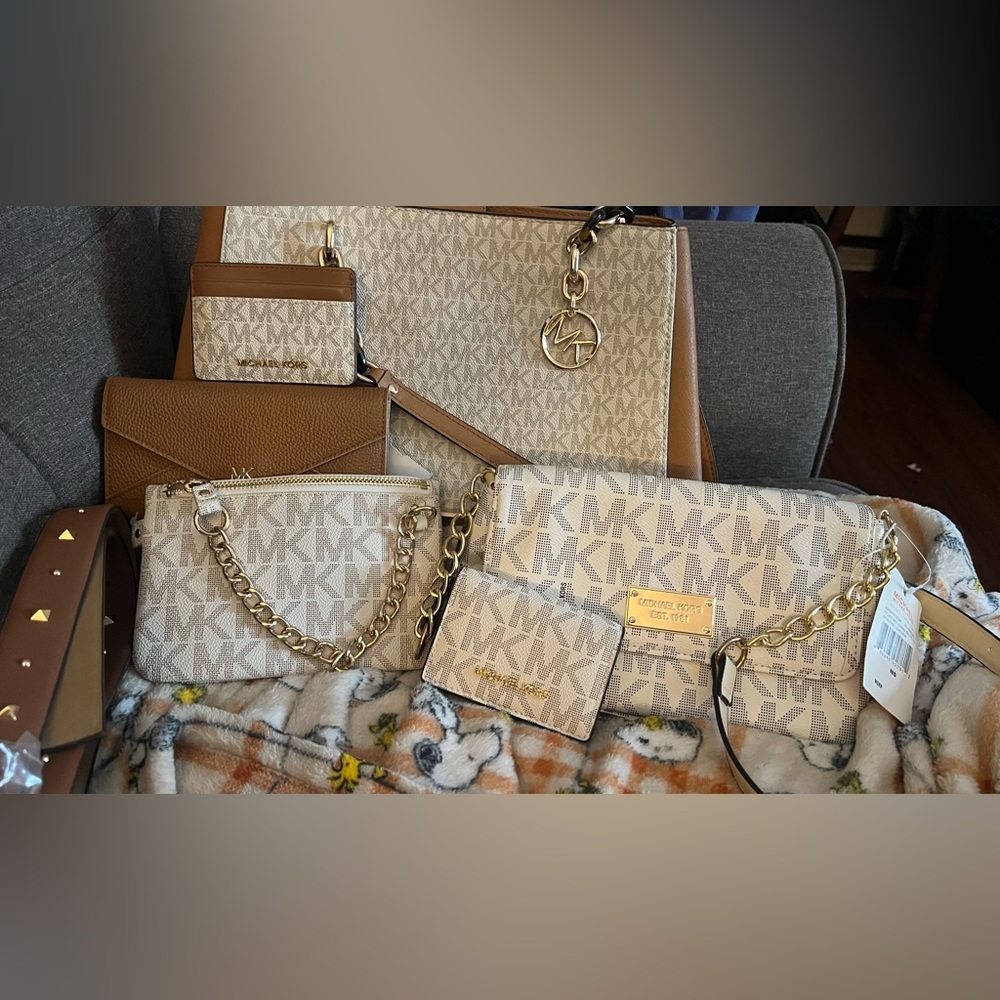 ๐ฅ๐๐๐ฅMichael Kors Vanilla Collection - Picture 2 of 4